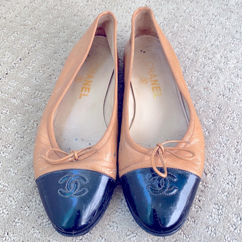 Chanel Flats 37.5 run small in size 7